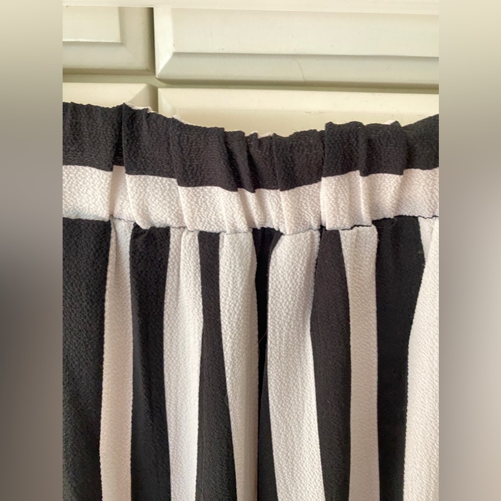 Tribeca Black White Striped Wide Leg crop Pants Pull On elastic waist 24"-28" - Picture 5 of 8